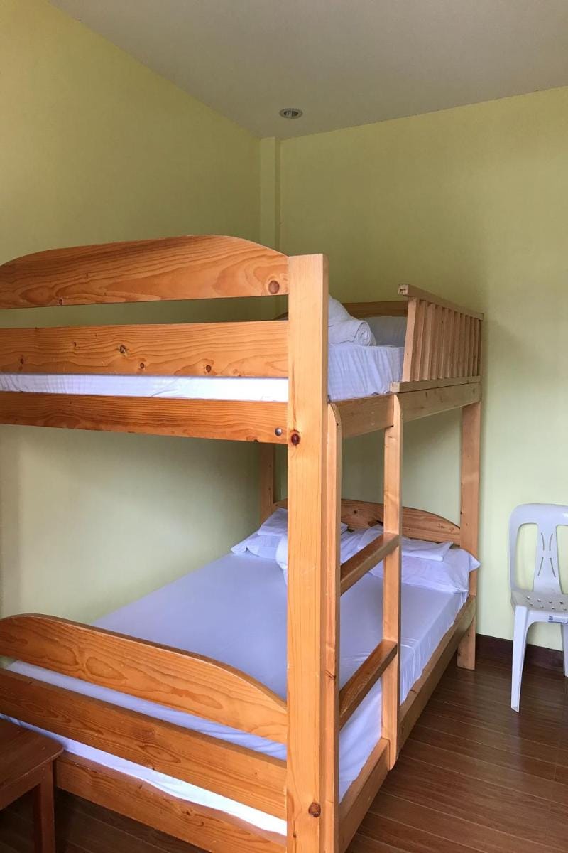Jhunlyn Rooms for Rent Tagaytay Hotel in Tagaytay