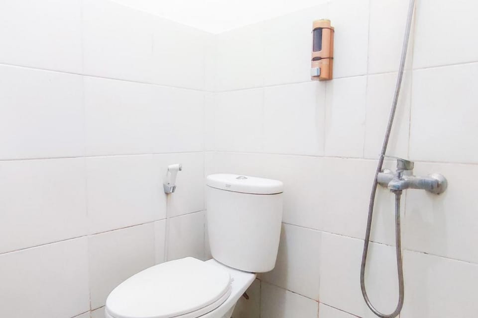 Urbanview Hotel Falah Residence Syariah By RedDoorz Hotel in Padang
