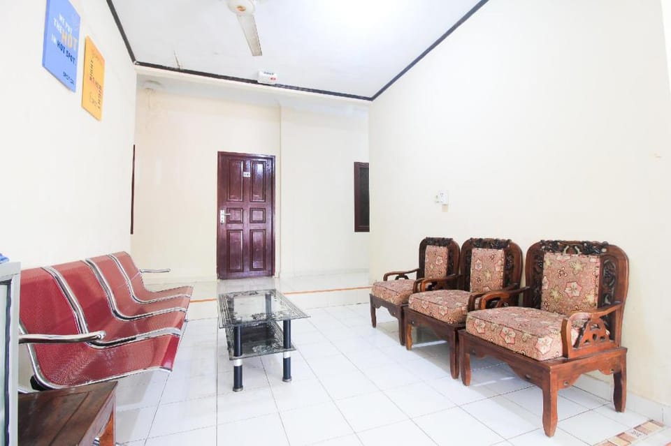 SPOT ON 2370 Berkah Homestay Syariah Hotel in West Sumatra, Indonesia