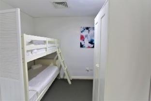 Sunny (+1 Study Room) Mascot Apartment Apartment in Mascot