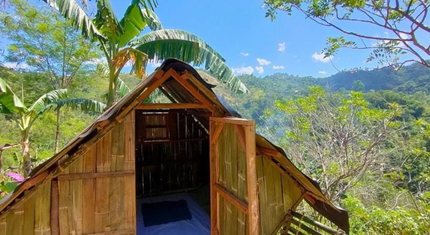 Camping Paradise and Singalong Mountain Garden Luxury tent in Antipolo