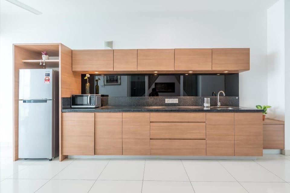 Maritime Luxury Penthouse Suite By The Sea Apartment in George Town