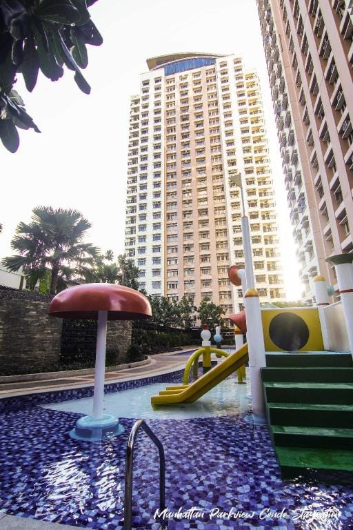 Breath-taking view within Araneta Cubao Apartment in Pasig