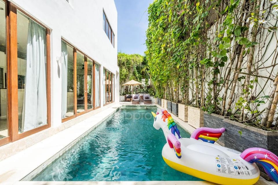 Villa Blanca by Hombali Villa in North Kuta