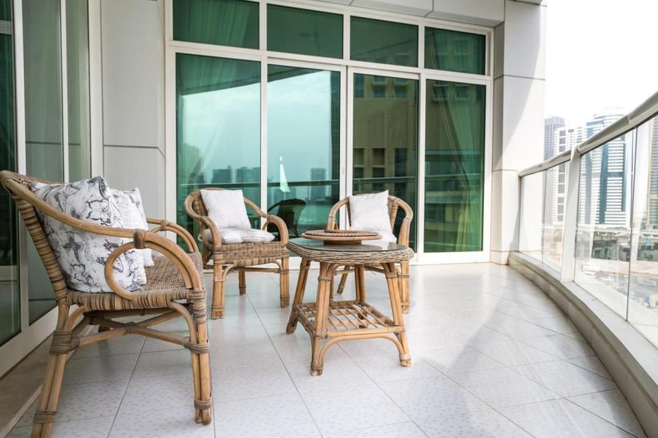 Deluxe Apartment With Balcony and Amazing Views Apartment in Dubai