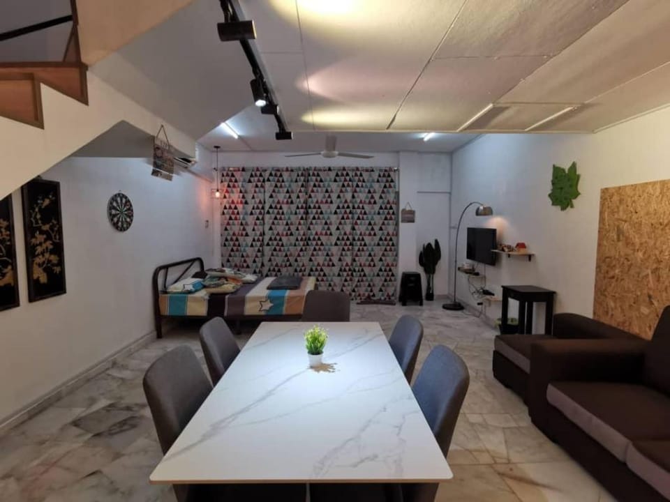 B1 home[Swimming pool][15pax][Karaoke][BBQ] Villa in Port Dickson