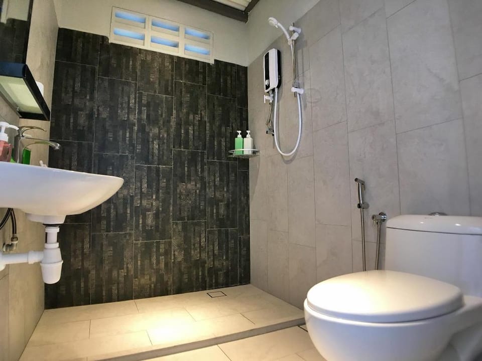Deluxe Loft Suites with Balcony (iBook10) (2 Pax) Vacation rental in George Town