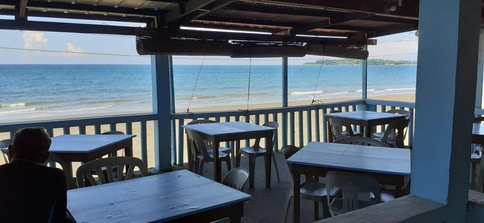 Bella's Beach Resort - Right on the Beach! (B) Apartment in La Union