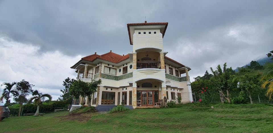 Villa Dahlia Villa in Batu