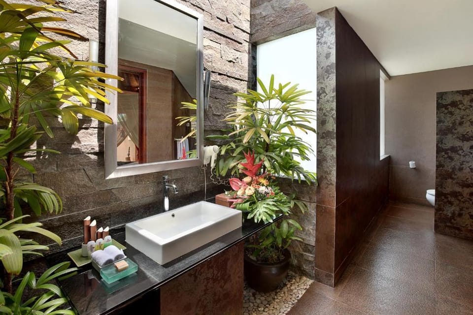 Luxury 1 BR Suite With Hot Tub NE36B Villa in Kuta