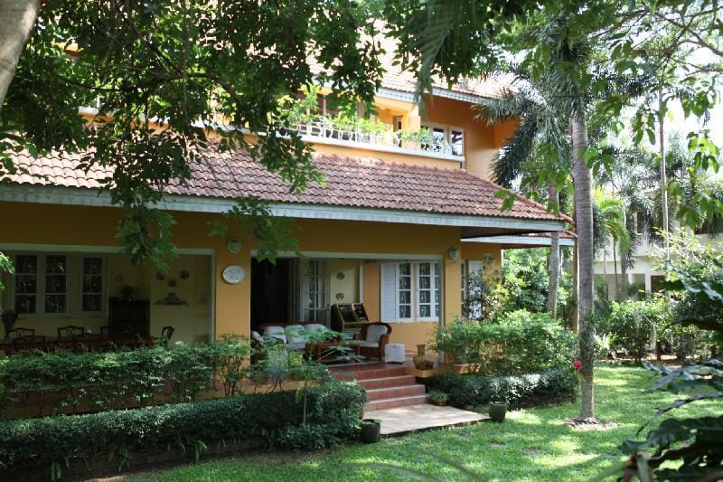 Luxury Mediterranean Holiday House - 300m to beach Vacation rental in Pattaya City