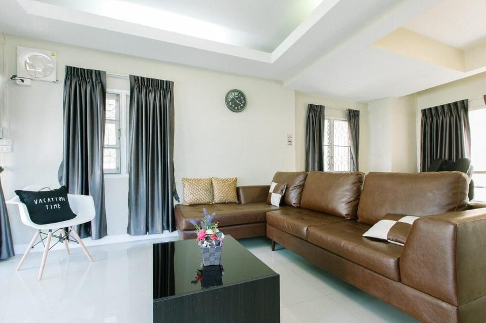 Private Cozy House in City with small garden Vacation rental in Chiang Mai