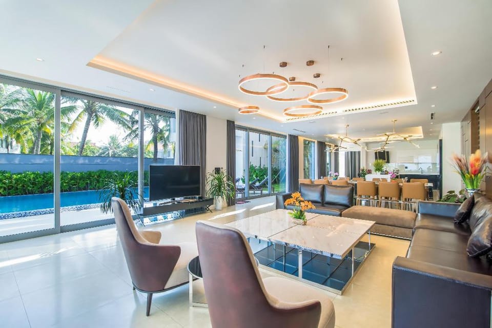 TOV Resort,Beauty Beachfront Villas Private Pool Villa in Hoa Hai