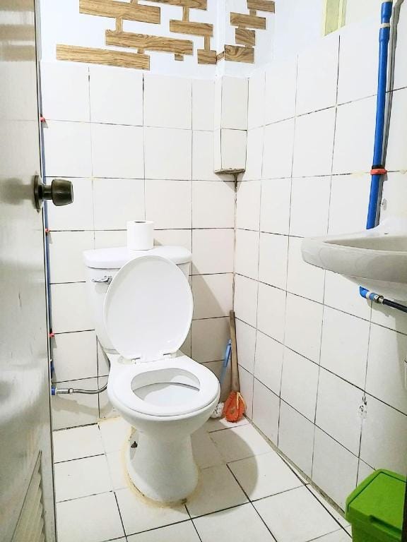 Cozy 2BR APT w/ nook, HC shower | 2km away fr town Apartment in Baguio