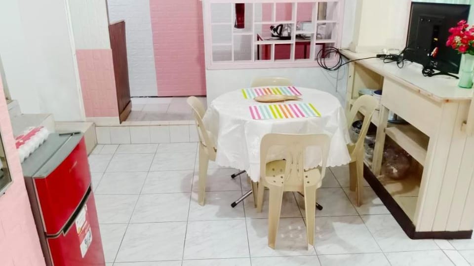 Cozy 2BR APT w/ nook, HC shower | 2km away fr town Apartment in Baguio