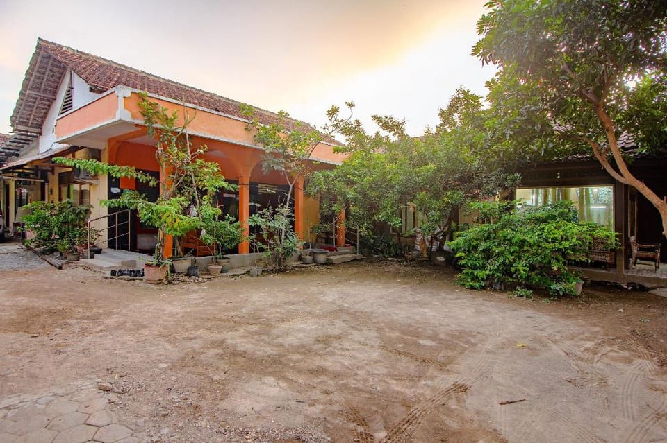 Super OYO 1788 House 24 Hotel in Yogyakarta