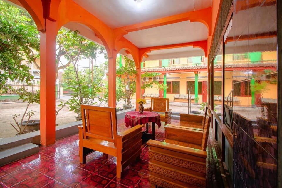 Super OYO 1788 House 24 Hotel in Yogyakarta