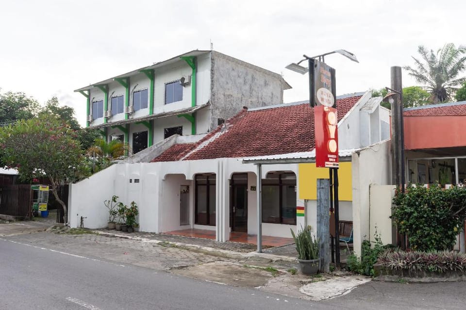 OYO 2454 Wanawiyata Homestay Hotel in Special Region of Yogyakarta