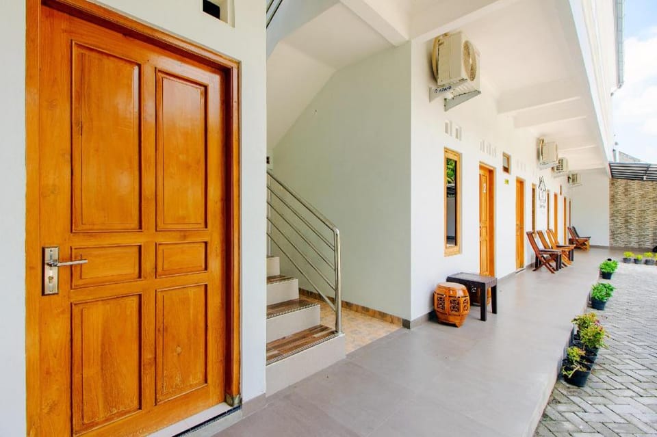 OYO Living 2217 Permana Guesthouse Syariah Hotel in Special Region of Yogyakarta