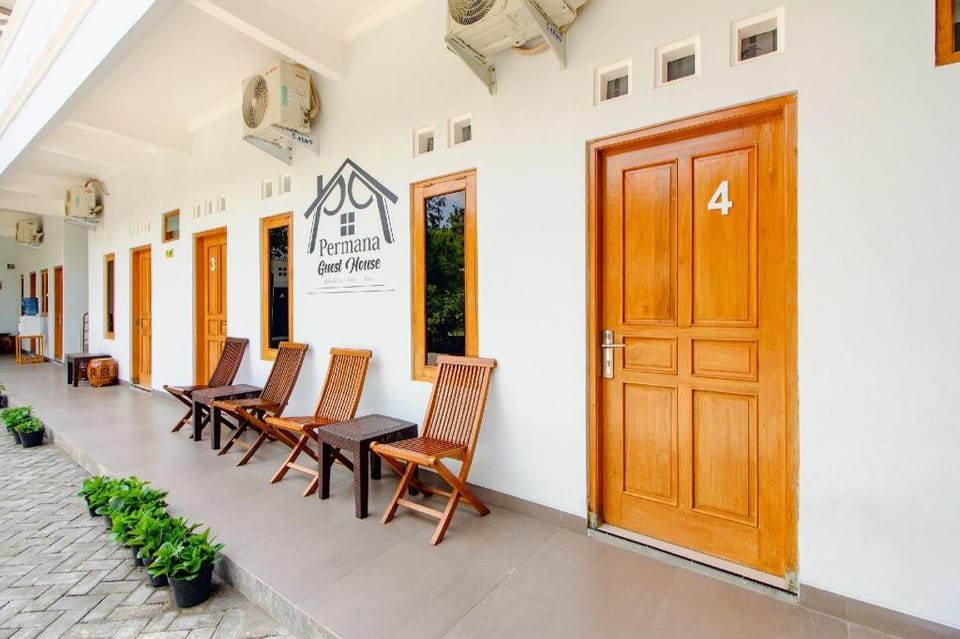 OYO Living 2217 Permana Guesthouse Syariah Hotel in Special Region of Yogyakarta
