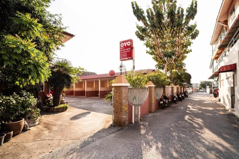 OYO 645 Baan Ruangrungroj Hotel in Pattaya City