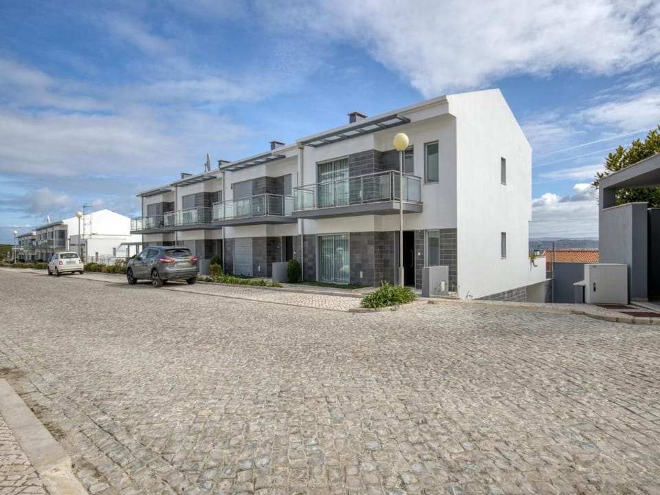 Modern Villa with Pool and barbecue Vacation rental in Portugal