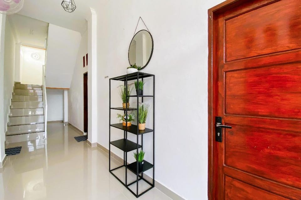 RedDoorz Syariah Near RSUP Dr. M. Djamil Padang Hotel in Padang