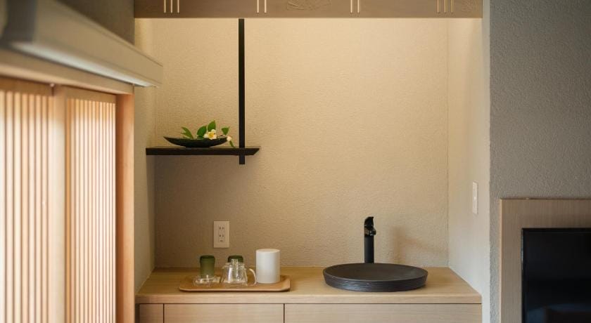 Nazuna Kyoto Tsubaki St. Ryokan in Kyoto