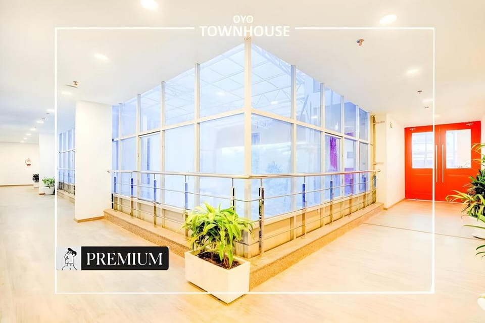 Super Townhouse Mukut Bazar Hotel in Lucknow