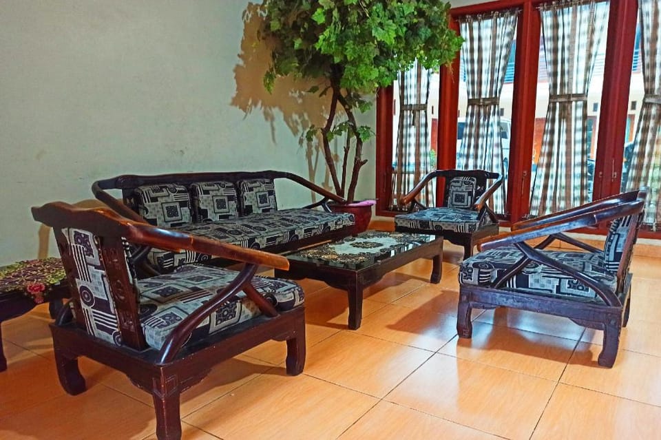 OYO 2912 Graha Minda Syariah Hotel in Indonesia