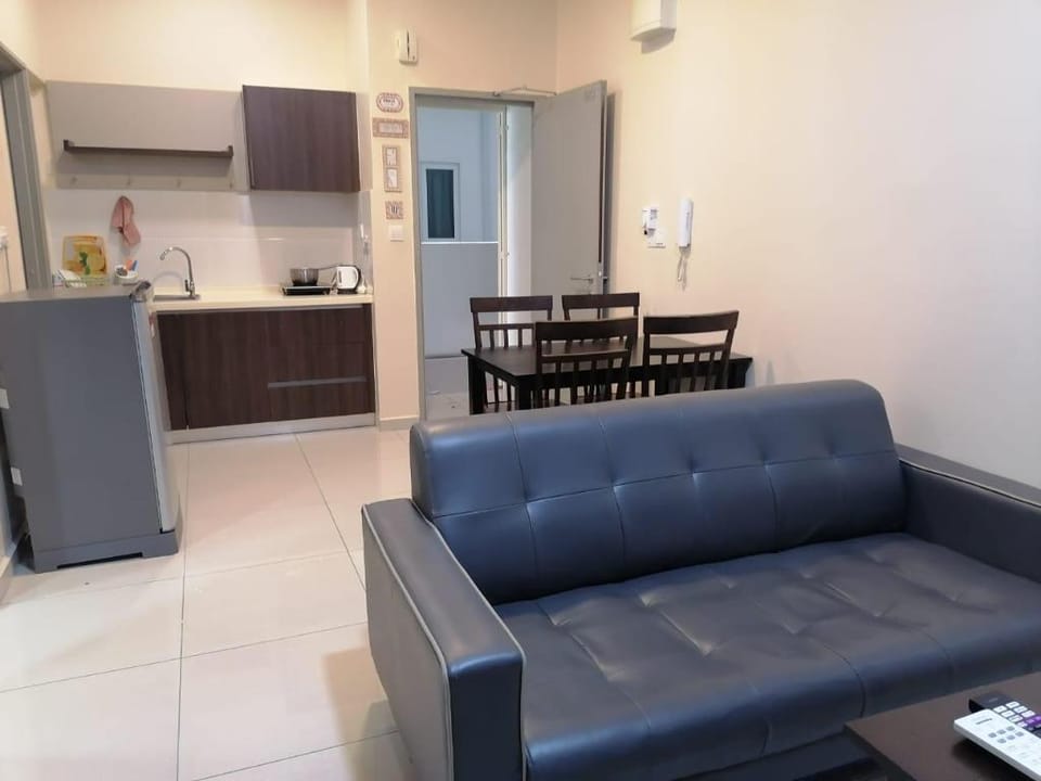 Lovely 2 bedroom @ Mesahill Free wifi tv & pool Apartment in Negeri Sembilan, Malaysia