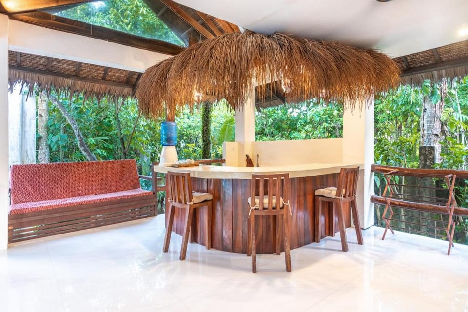 Casa Bianca Siargao Bed and Breakfast in General Luna