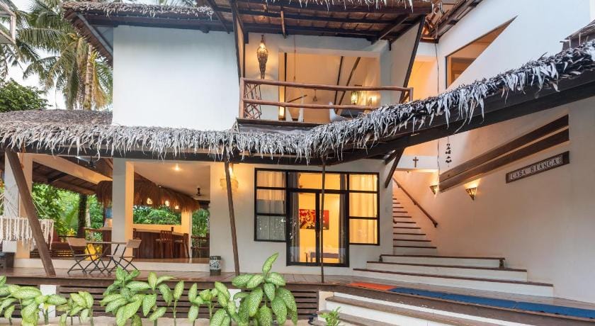 Casa Bianca Siargao Bed and Breakfast in General Luna