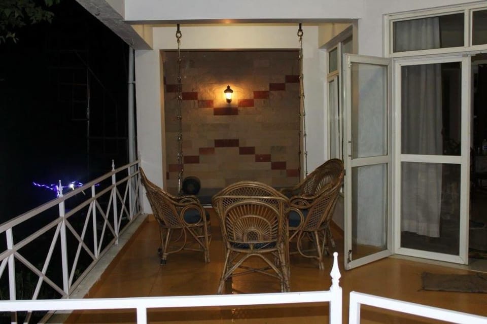White House Villa in Maharashtra