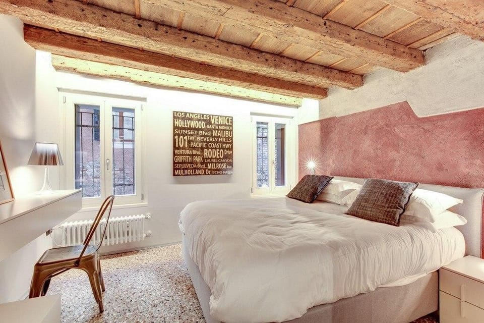 STUNNING MODERN APARTMENT IN THE HEART OF VENICE Apartment in San Marco