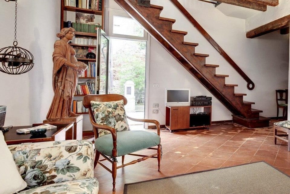 CA MALVASIA HOUSE WITH GARDEN Apartment in San Marco