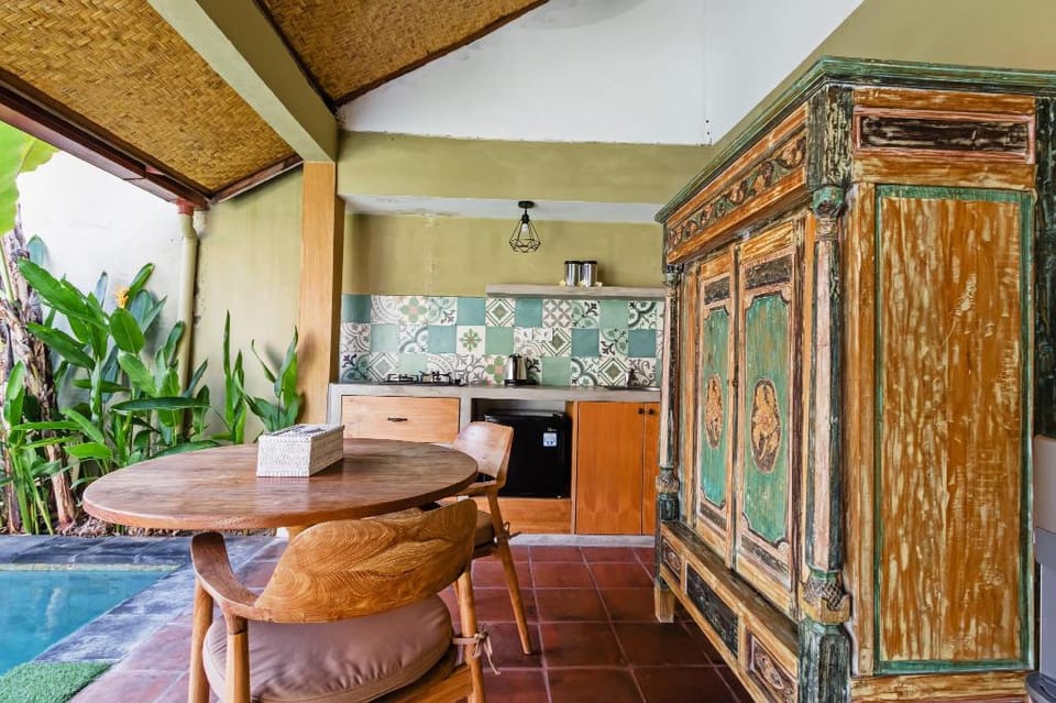 Senan Private Joglo with pool heart of Seminyak Villa in Kuta