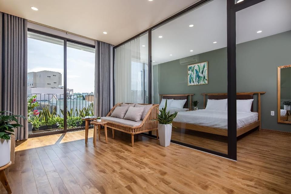 Căn hộ gần cầu Rồng, có ban công và cửa sổ lớn 3A Apartment in Da Nang