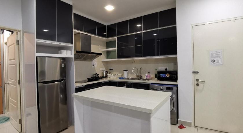 City and Seaview Condo at Gurney, Georgetown Apartment in George Town