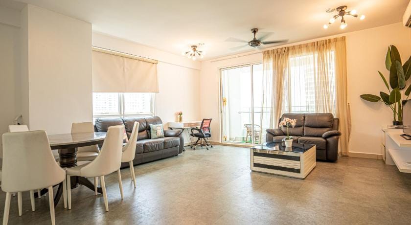 City and Seaview Condo at Gurney, Georgetown Apartment in George Town