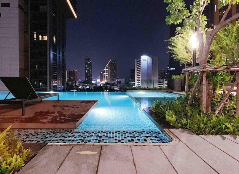 Grey Life /Near Central world, king power, siam Apartment in Bangkok