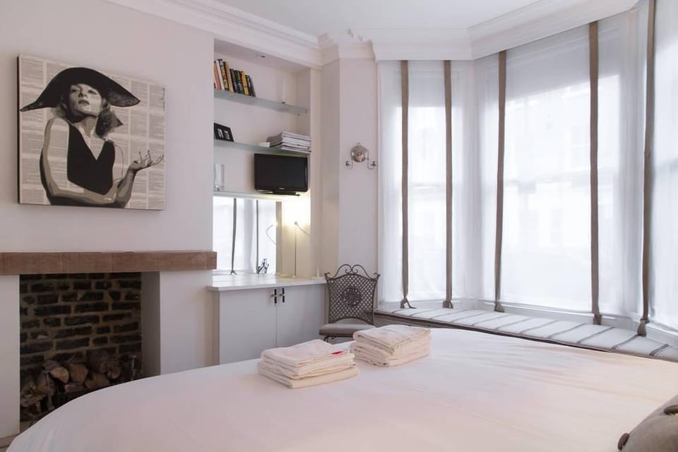 Retreat to a Stylish Flat in Chelsea Apartment in London