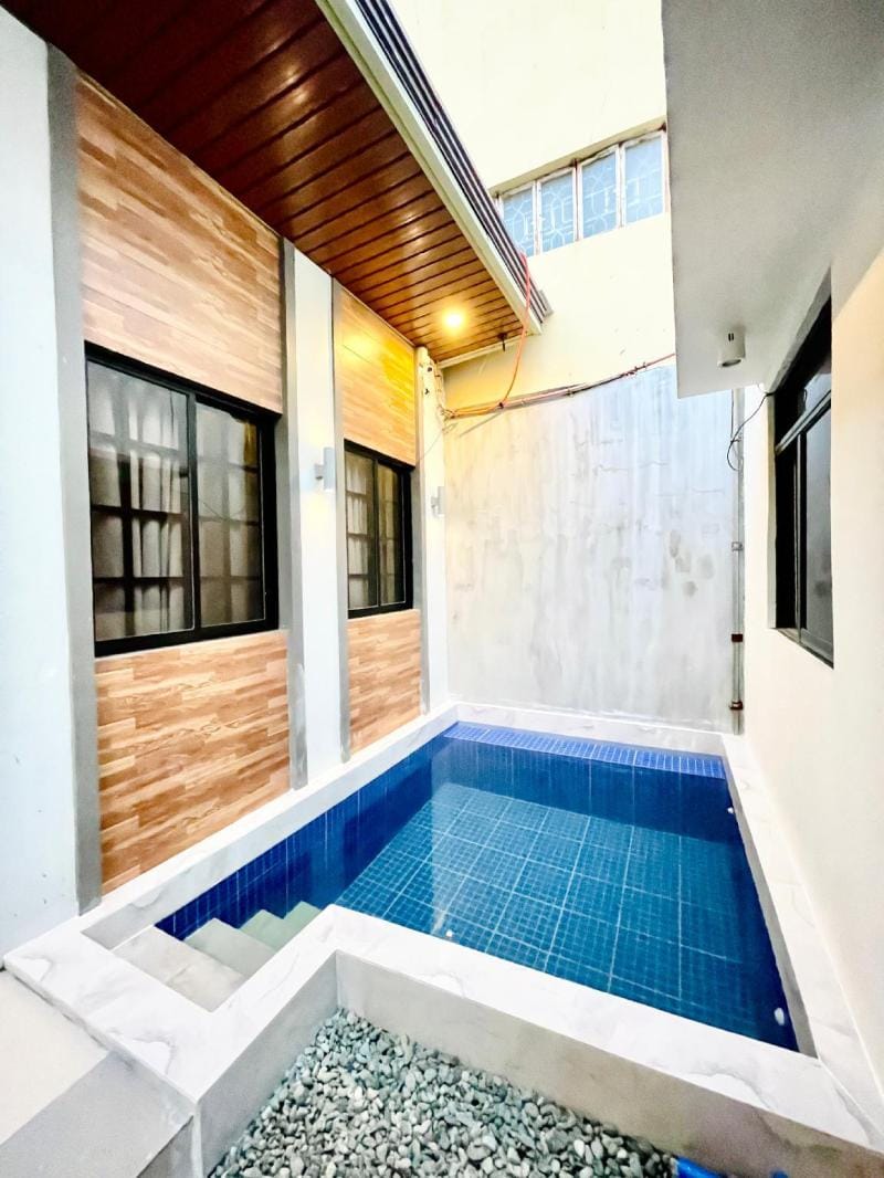 Cozy Tiny House w/ Outdoor Hot Tub & Swimming Pool Villa in Calabarzon