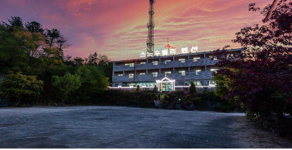 Muju Snow Valley Pension Campground/ 
RV Resort in South Korea