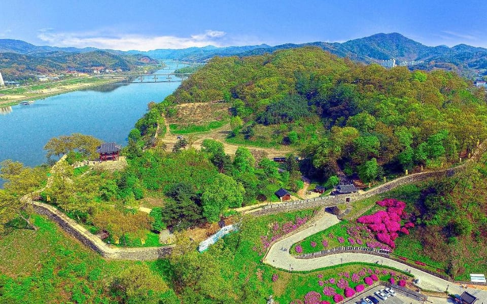 Gongju Honghuiguan Guesthouse Campground/ 
RV Resort in South Korea