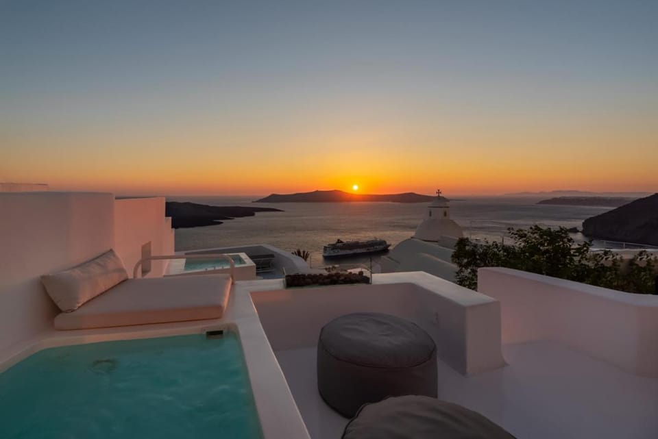 Aesthesis Boutique Villas Fira Villa in Thera