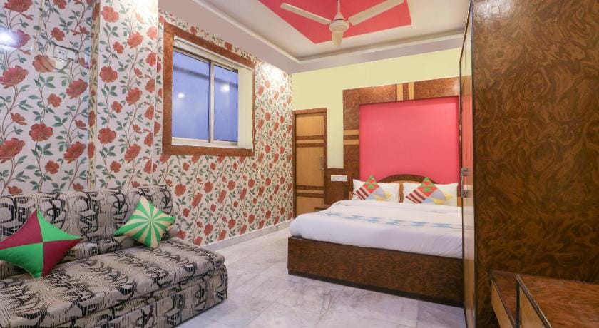Super Hotel O Home Cozy Studio Collage Square Hotel Maya International Near St. Thomas's Church Hotel in Kolkata