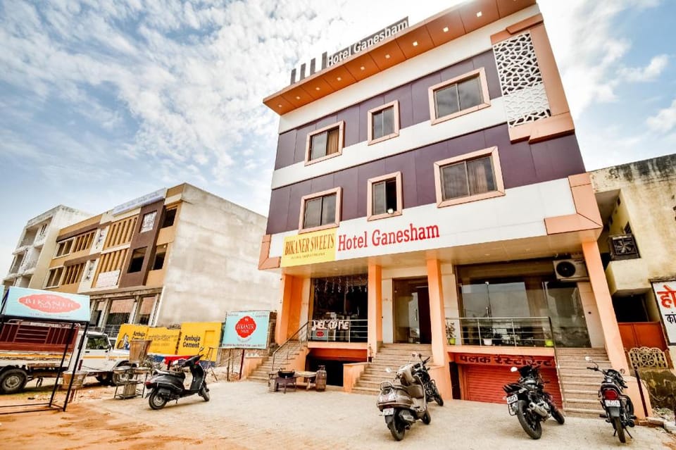 Hotel O Shri Ganesham Hotel in Jaipur