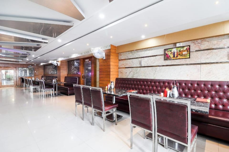Capital O White Ridge Hotel in Hyderabad