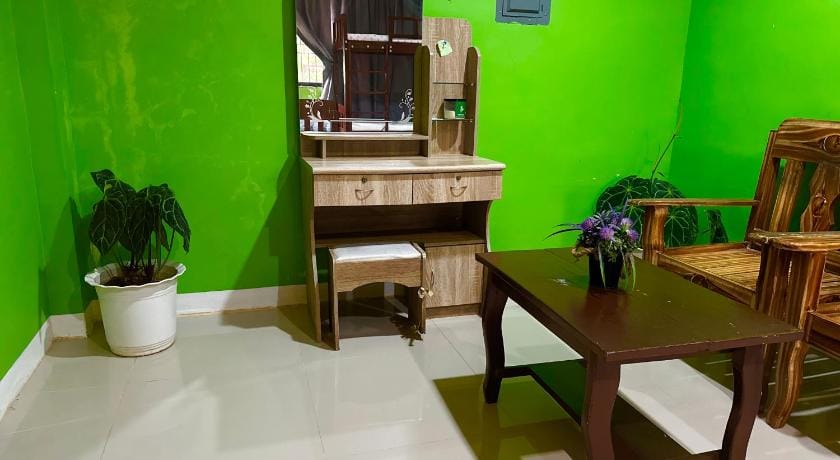 Rozay Travellers Inn Hotel in Bacolod